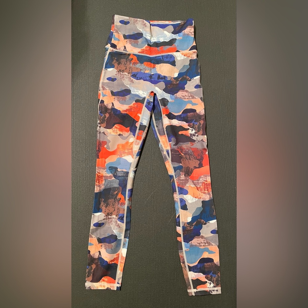 Fabletics XS Anywhere High-Waisted 7/8 Legging Color: Zion